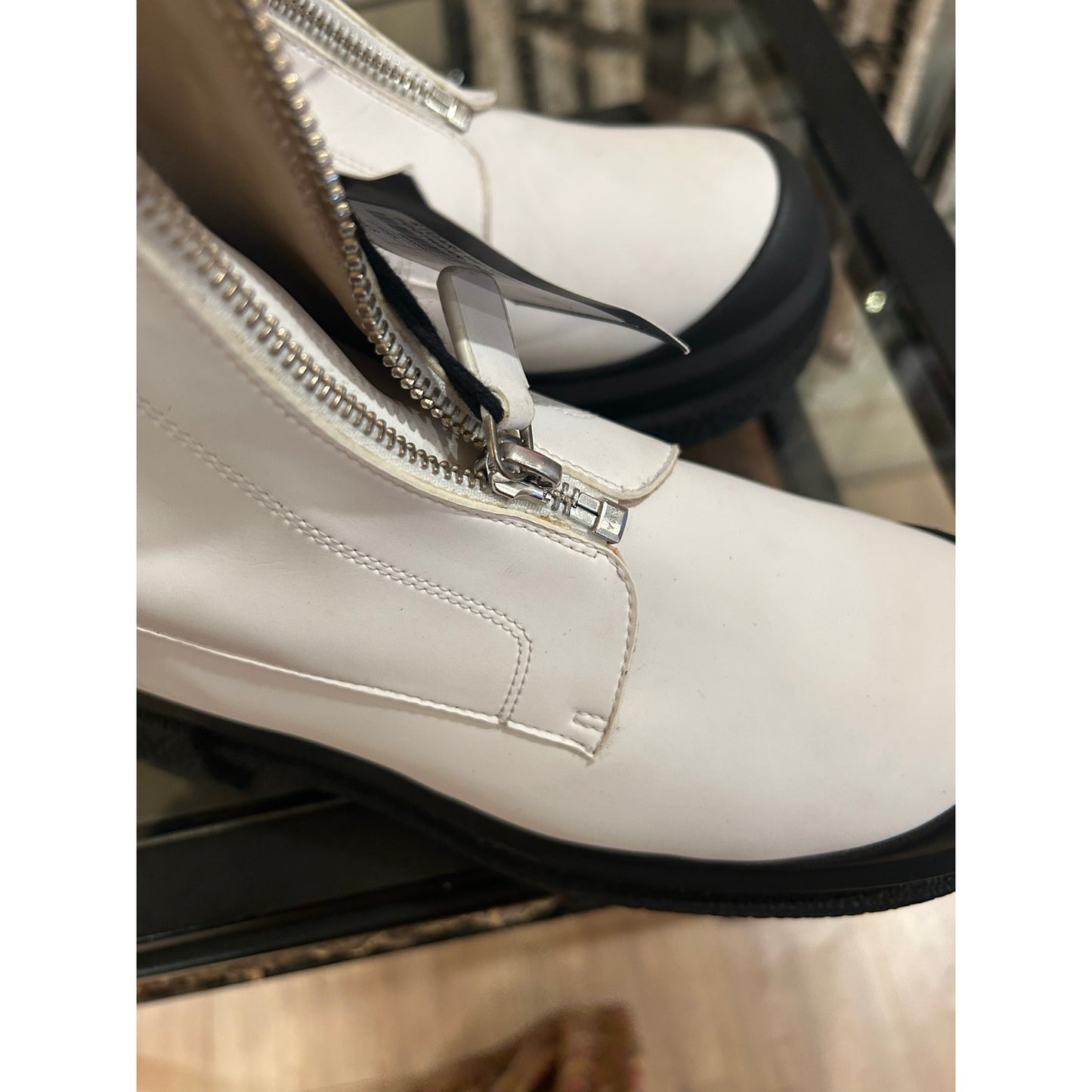 Stuart Weitzman Size 38.5 $833 MSRP
