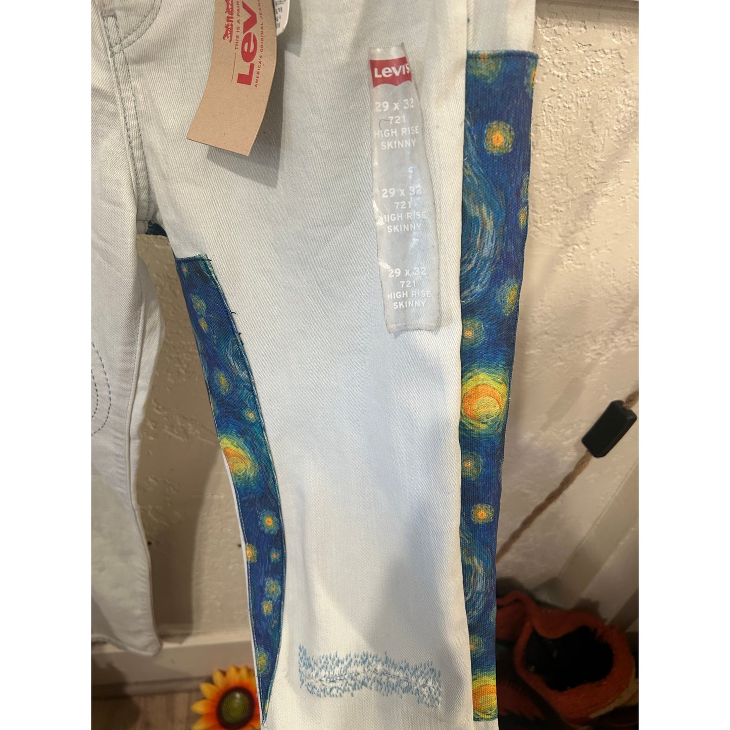 One of a kind Starry Night Levi’s Size 29