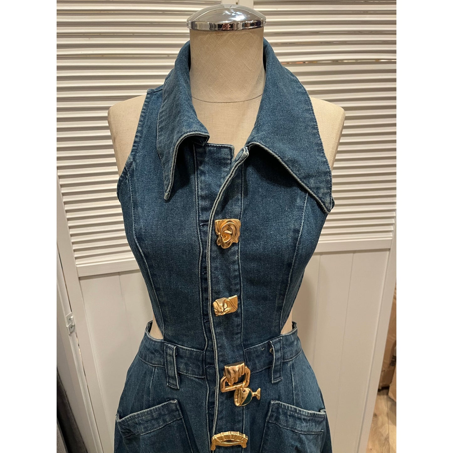 Urban Revivo Cut Out Stretchy Sleeveless Maxi Denim Dress with Artistic Buttons