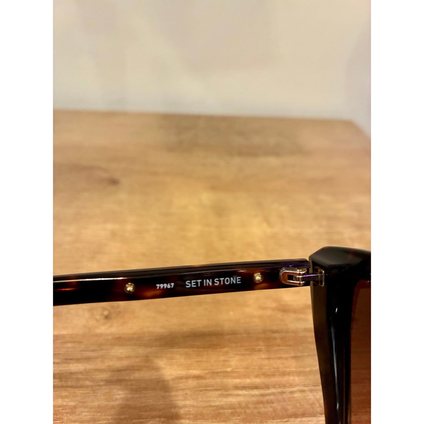 QUAY Set in Stone Sunglasses