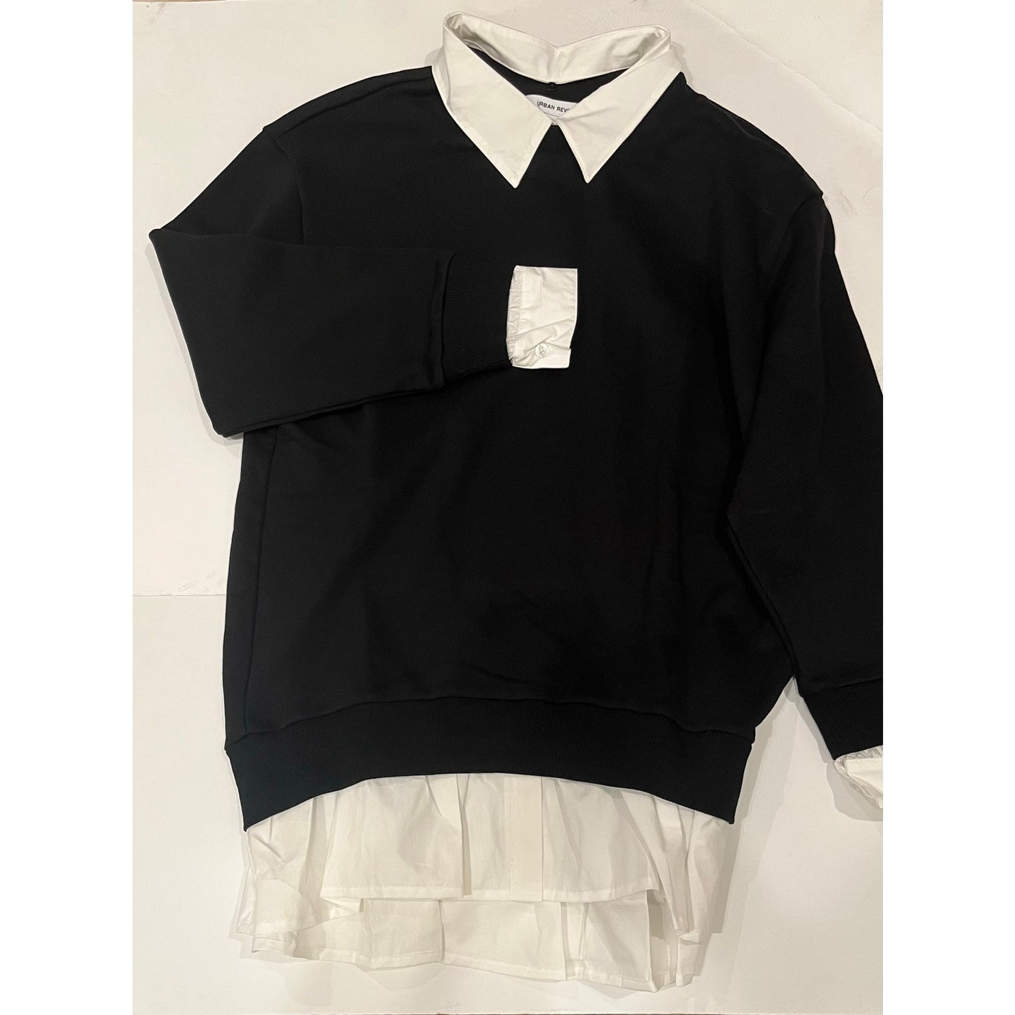 Urban Revivo Sweatshirt with White Collar