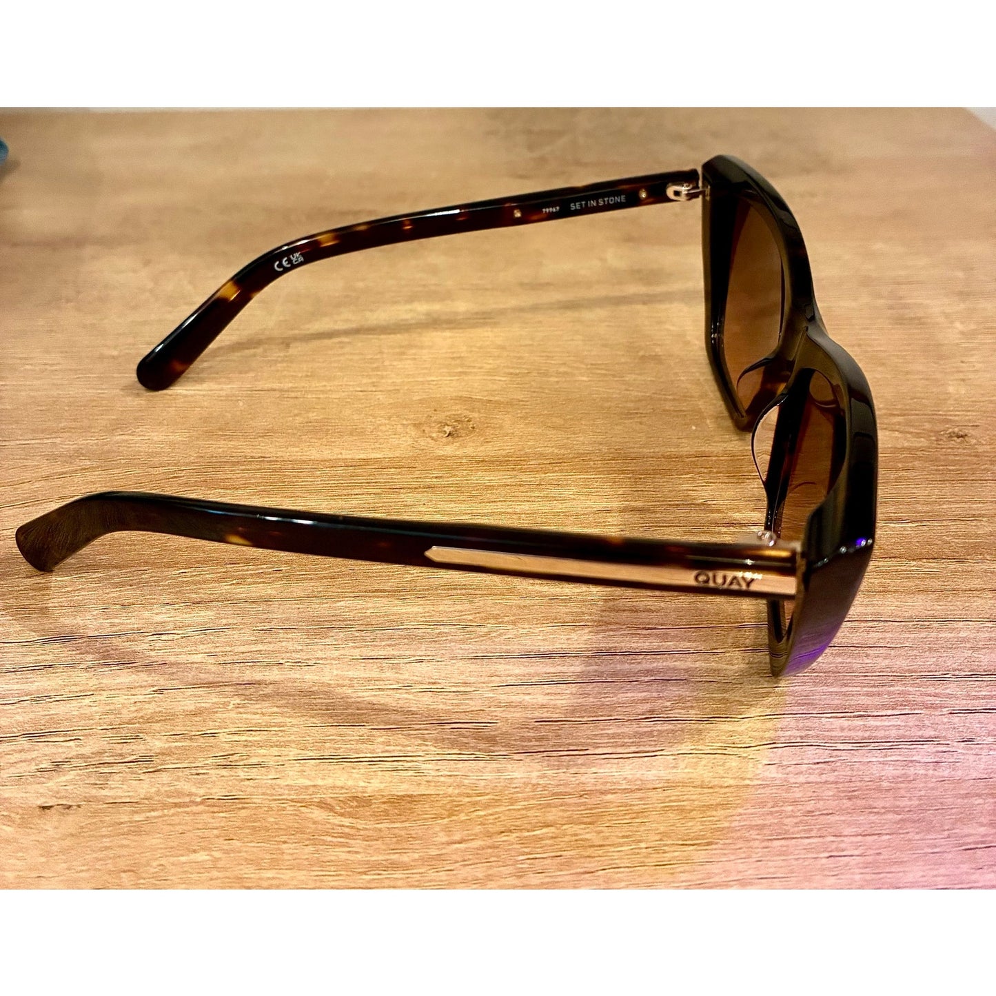 QUAY Set in Stone Sunglasses