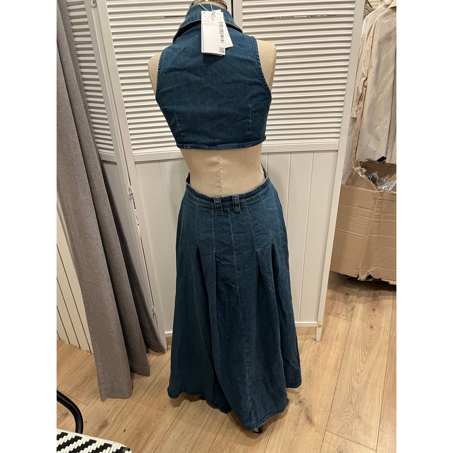 Urban Revivo Cut Out Stretchy Sleeveless Maxi Denim Dress with Artistic Buttons