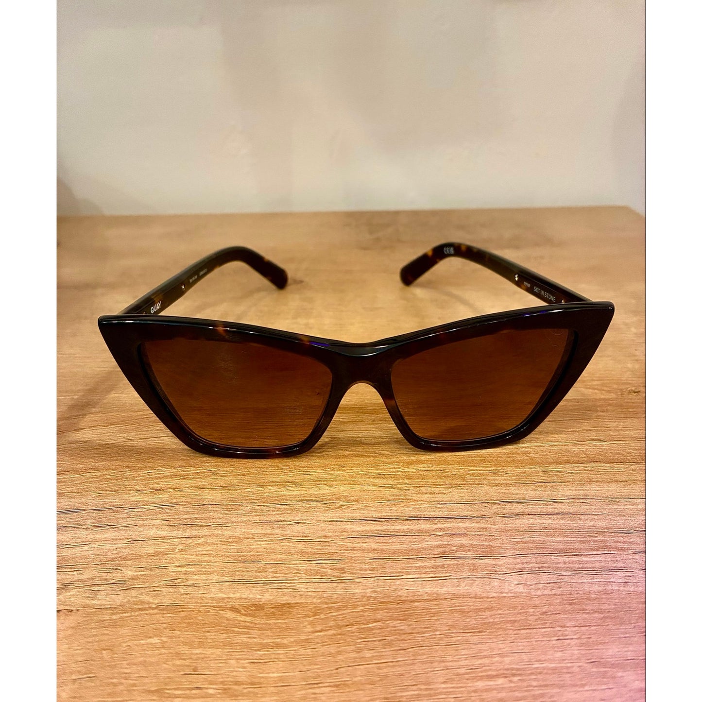 QUAY Set in Stone Sunglasses