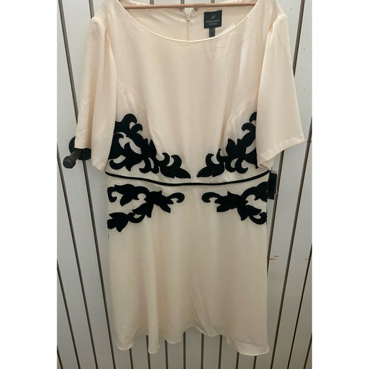 Adrianna Papell Dress Size 22