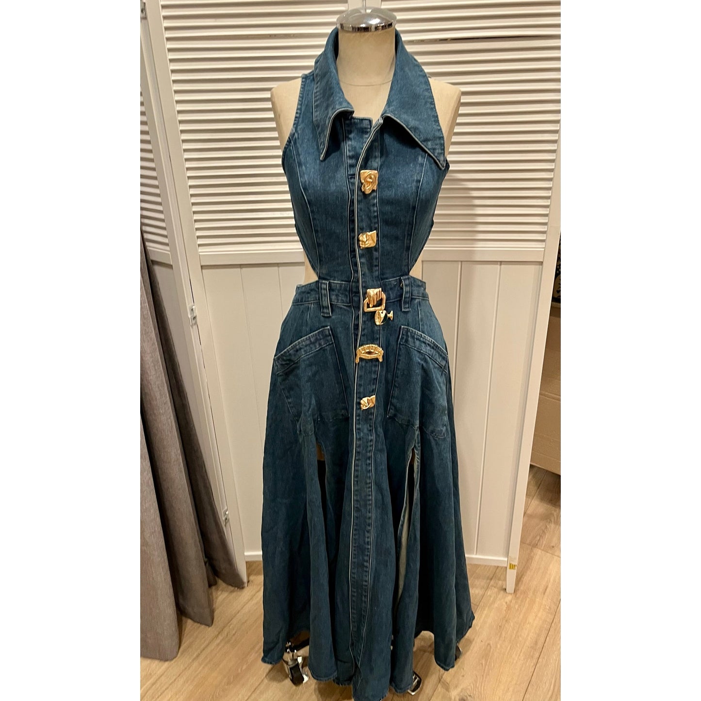 Urban Revivo Cut Out Stretchy Sleeveless Maxi Denim Dress with Artistic Buttons