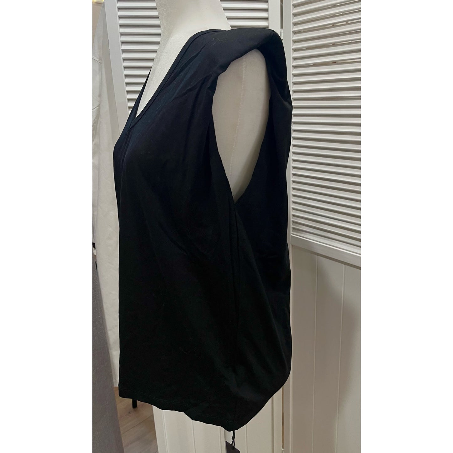Blank NYC Black V