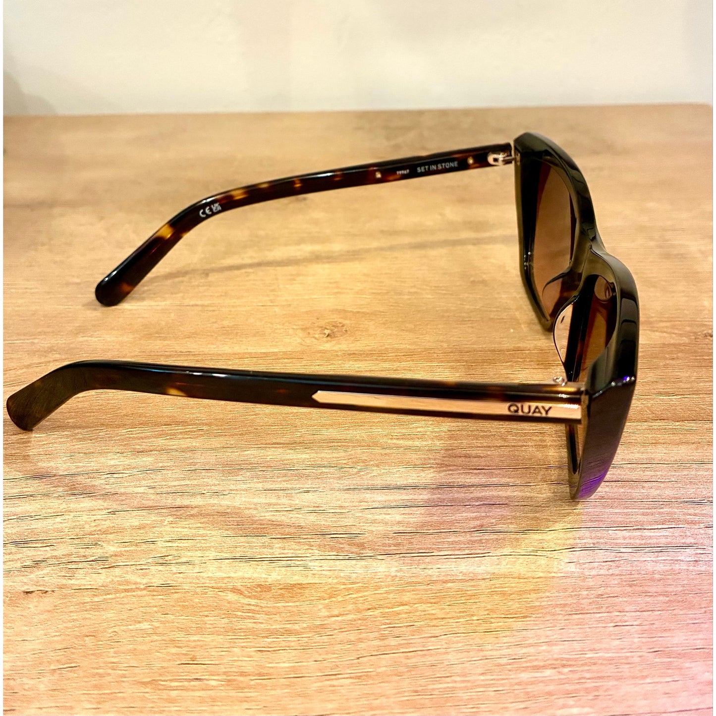 QUAY Set in Stone Sunglasses