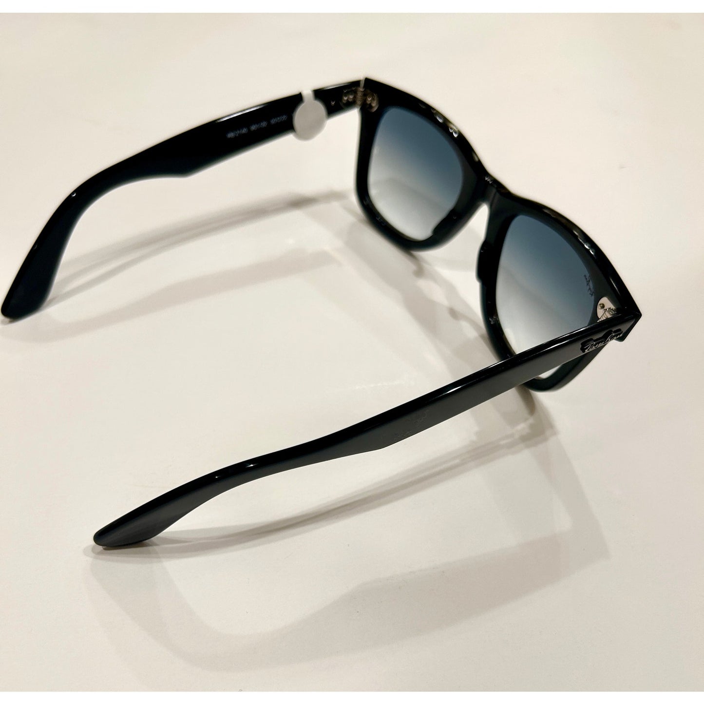 Ray-Ban Wayfarer Classic Sunglasses Blue Gradient Lenses Brand New